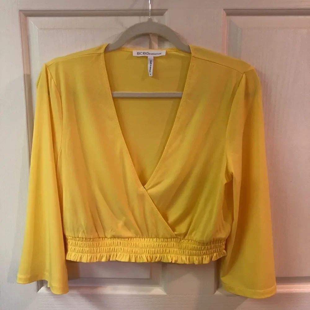 BCBGeneration crop top 